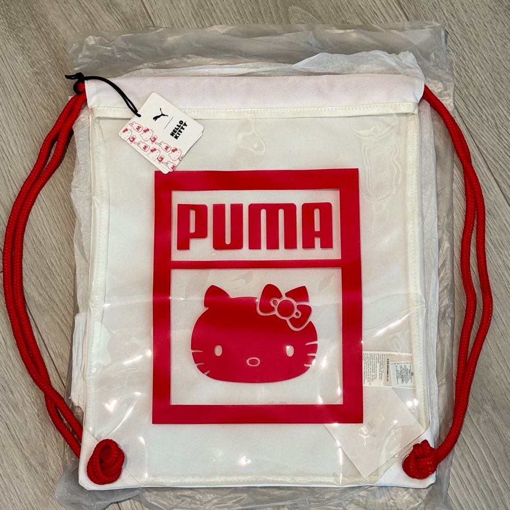 Puma Japan🇯🇵 HELLO KITTY Drawstring Bag